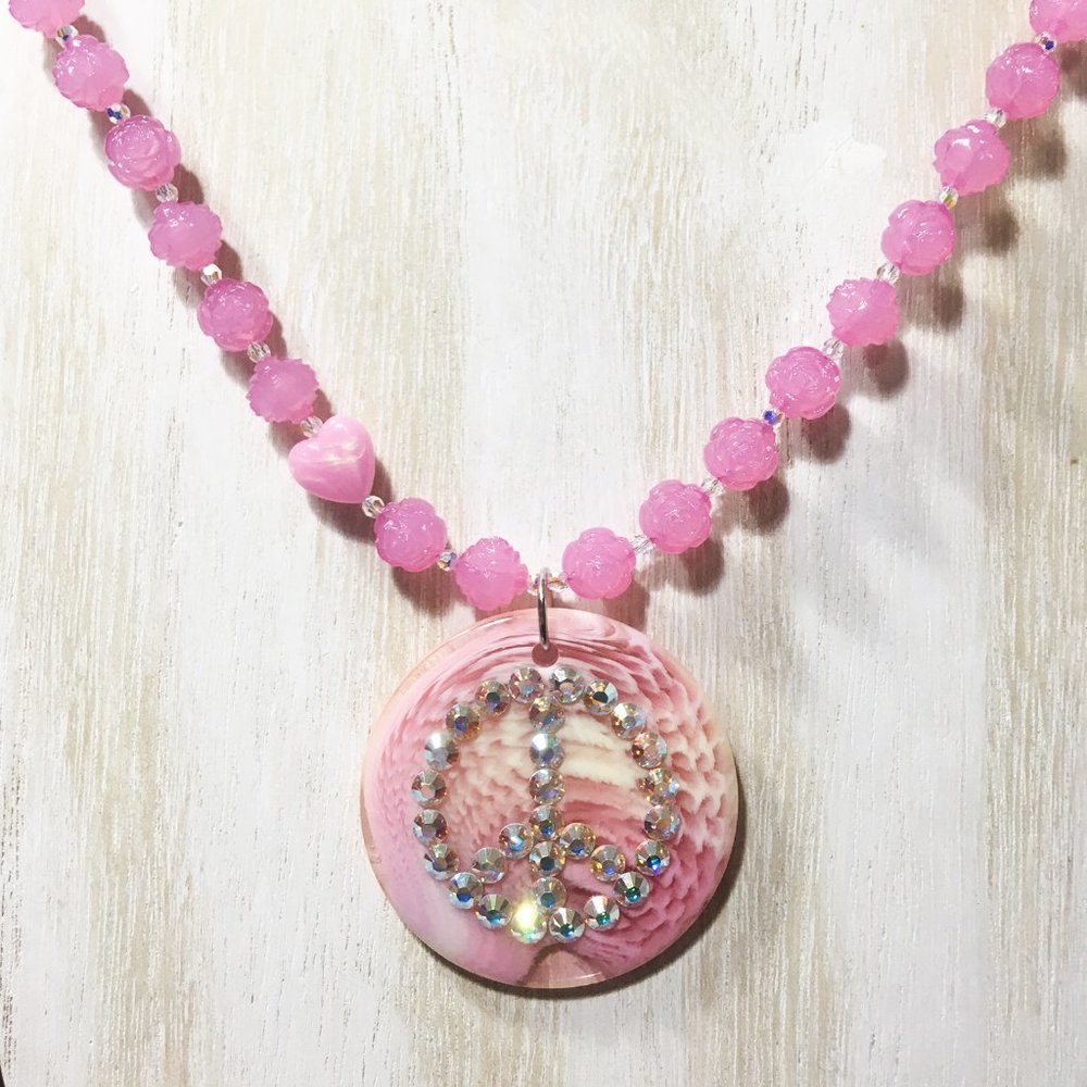 TARINA TARANTINO BABY PINK CRYSTAL LUCITE "PEACE" PENDANT & ROSE BEADED NECKLACE